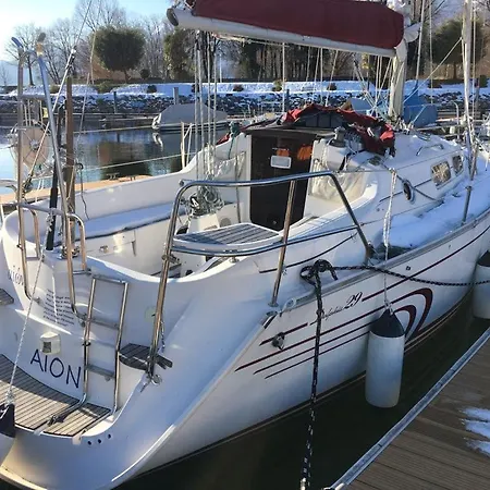 Barca A Vela Sul Lago Maggiore Botel *