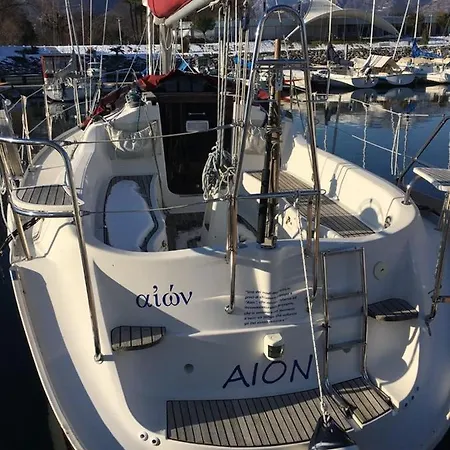 Barca A Vela Sul Lago Maggiore Locarno