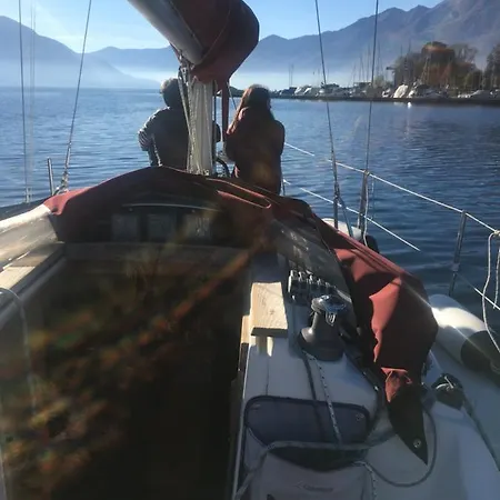 Barca A Vela Sul Lago Maggiore Botel *
